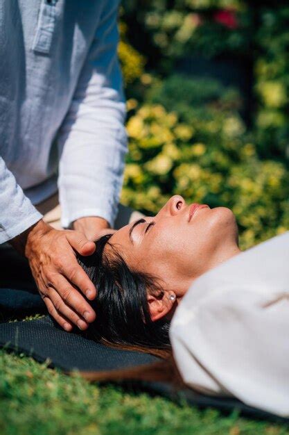 Premium Photo | Reiki healing session