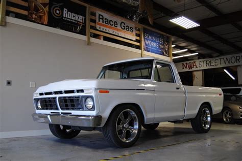 1977 Ford F-100 Custom Standard Cab Pickup 5.0L for sale