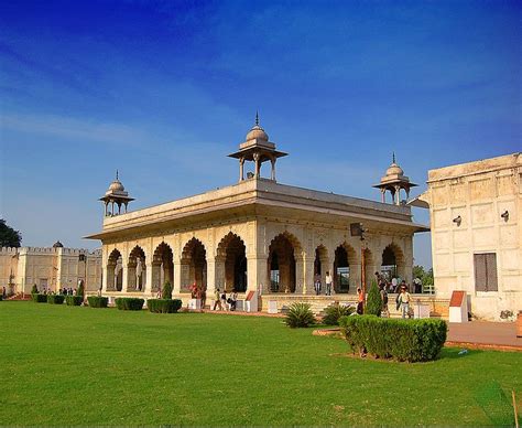 History of Mughals: Mughal's Architecture - Red Fort Agra - A Piece of Art