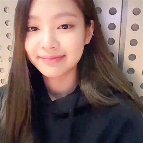 BLACKPINK Jennie Spotted In Public With Zero Makeup On - Koreaboo