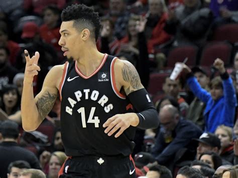 WATCH: Danny Green wins game for Raptors on buzzer beater