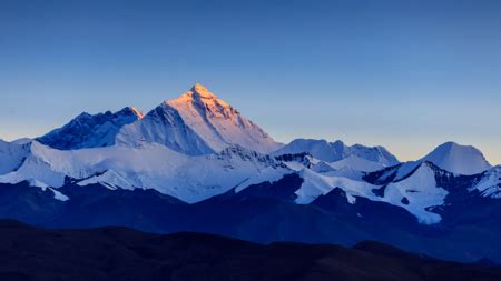 Reopened Mt. Qomolangma National Park free to medical workers - CGTN