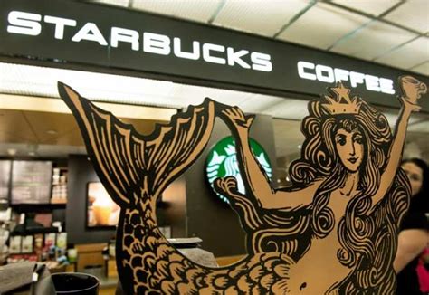 Starbucks rend hommage à sa sirène ! - Cuisine Ta Mère