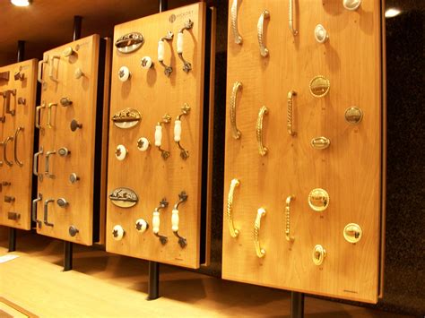 File:Kitchen cabinet hardware in 2009.jpg - Wikipedia