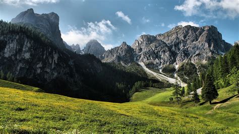 Rocky mountains 1366 x 768 HDTV Wallpaper