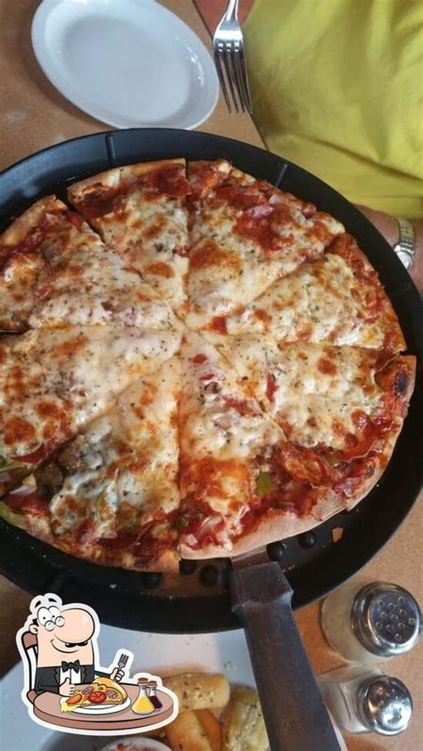 Maciano's Pizza & Pastaria, 6746 Broadcast Pkwy in Loves Park - Restaurant menu and reviews