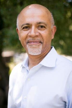 Abraham Verghese | Center for Advanced Study in the Behavioral Sciences