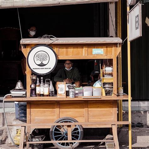 Tips Usaha Warung Kopi, Gencar Promosi dan Pilih Barista yang TepatBisa ...