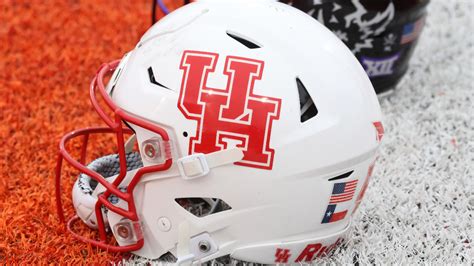 Houston Cougars Reportedly Won't Hire An Offensive Coordinator in '23