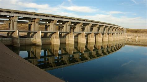 Army corps opens Fort Peck spillway as reservoir level rises