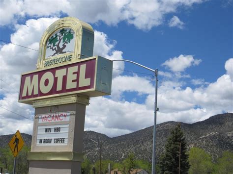 Ely, NV Motels at the Best Price - COZYCOZY