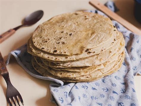 Tortillas de harina integral suavecitas, ¡paso a paso!