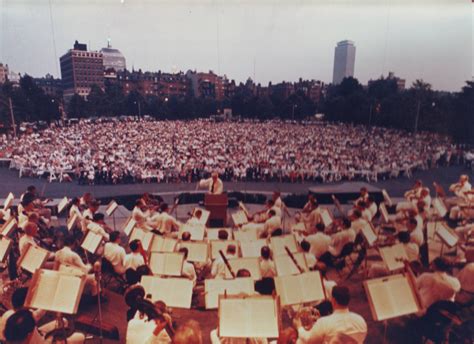 Arthur Fiedler conducts the Boston Pops Esplanade Orchestra in 1977 ...