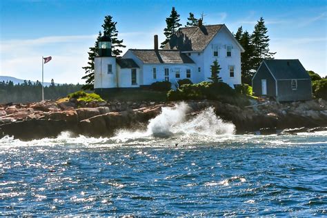 Maine Lighthouses and Beyond: Winter Harbor (Mark Island) Lighthouse