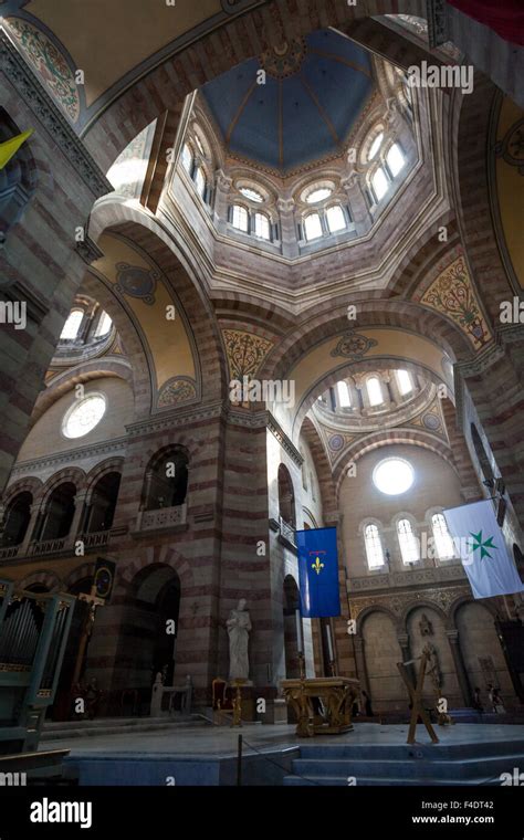 Interior marseille cathedral cathédrale sainte marie majeure hi-res ...