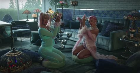 Saweetie - Best Friend (Feat. Doja Cat) Official Music Video - Saweetie ...