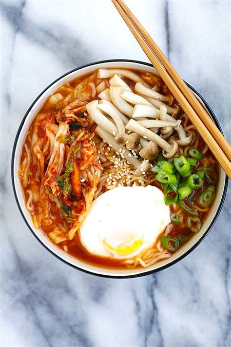 Kimchi Ramen | Easy Delicious Recipes