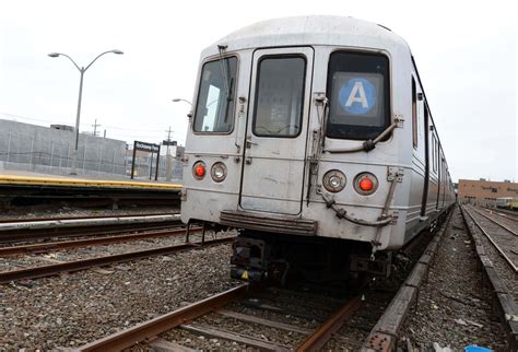 MTA moves forward with new R211 train cars after yearlong delay ...