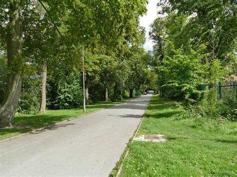 Park Road, Eccleshill © Stephen Craven :: Geograph Britain and Ireland