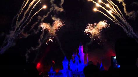 Hong Kong Disneyland Fireworks - Feb 6, 2013 - YouTube