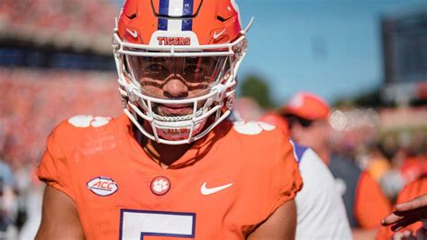 Clemson with a QB controversy? Tigers still backing Uiagalelei - ESPN