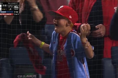 Nick Castellanos’ son, Liam, loses it as dad crushes another Phillies homer