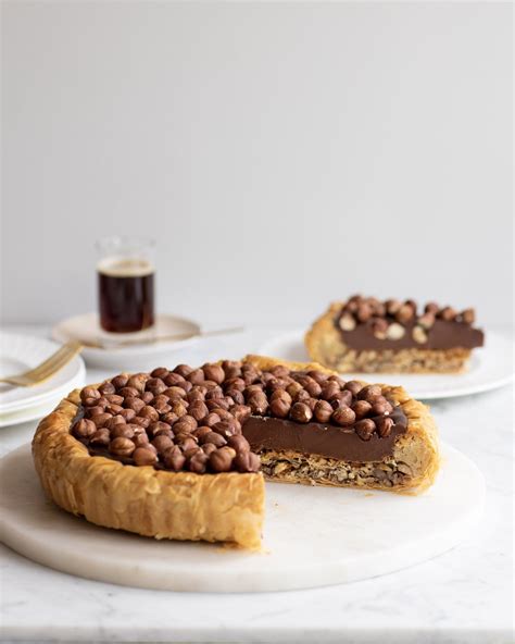 This sweet Chocolate Hazelnut Baklava Tart is a delicious Filo Pastry ...