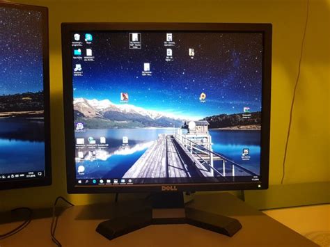 Dell Monitor - HD (1280x1024) - 48cm