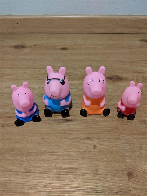 Peppa Pig Family Bath Toy, Hobbies & Toys, Toys & Games on Carousell