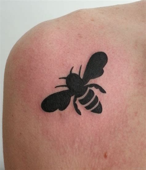 Bumble Bee Tattoos | Tattoo Designs, Tattoo Pictures | Page 2