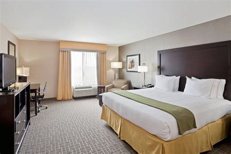 HOLIDAY INN EXPRESS HOTEL & SUITES HAYS $103 ($̶1̶4̶2̶) - Updated 2021 Prices & Reviews - KS ...