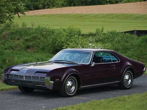 1966 Oldsmobile Toronado - Information and photos - MOMENTcar