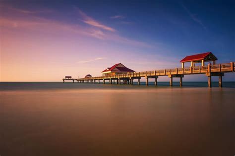 Premium Photo | Pier 60 at sunset on a clearwater beach in florida