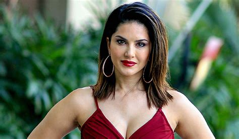 Sunny Leone accused of hurting Hindu religious sentiments with new song; MP minister warns ...