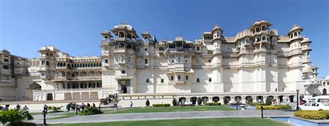 Udaipur Travel Guide: Places to See, Weather, Activity | IndiaTravelPage