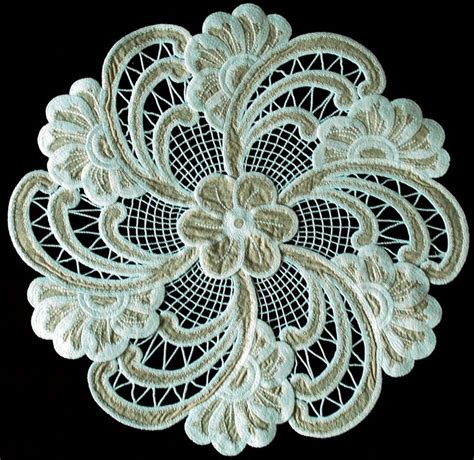 Cutwork Anemone Doily | Machine embroidery designs, Flower embroidery designs, Fsl machine ...