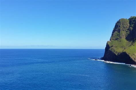 Kahakuloa Maui 🌴 Walk to Kahakuloa Bay beach overlook OR drive the ...