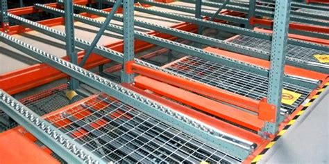 Pallet Flow Racking | Arker Warehouse: Pallet Racking Experts