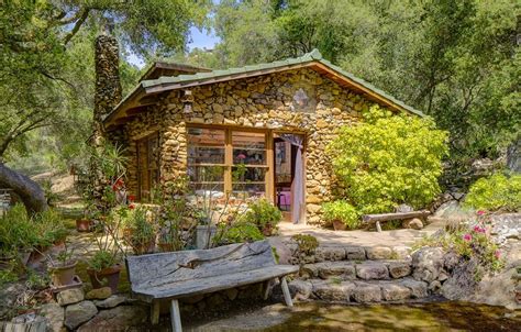 Hollywood Hippie Daryl Hannah Relists Quirky Malibu Compound - Trulia's Blog