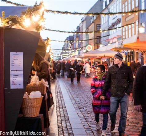 Pictures of the Nyhavn Christmas Market in Copenhagen, Denmark ...