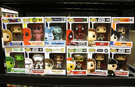 VAULTED NEW AND OLD COMMON FUNKO POP MARVEL LOT FOR SALE RARE Collectible Pinbacks, Bobbles ...