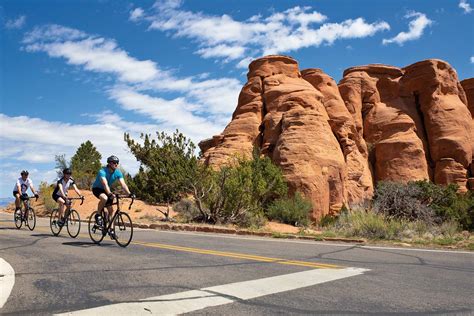 A Perfect Fall Trip to Colorado National Monument - Go Fruita