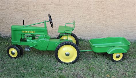 John Deere Pedal Tractor and Trailer – Enthusiast Collector Car Auction