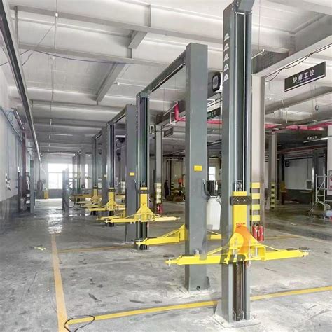 4ton Lift Floor Type Double Column 2 Post Base Plate Car Lift - China Car Hoist and Car Lift