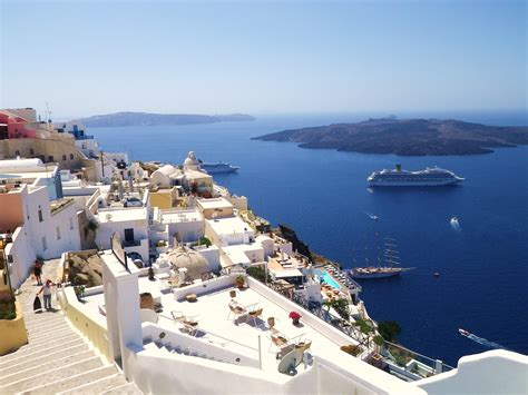 Travel in the nature: Pictures of Santorini