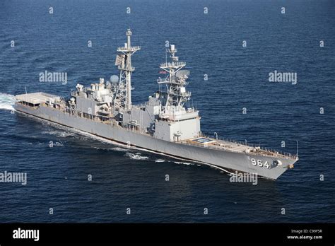 Spruance class destroyer hi-res stock photography and images - Alamy