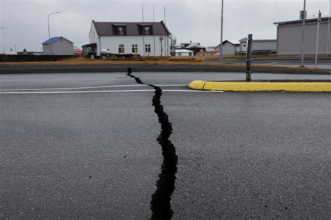 Town in Iceland Evacuated Amid Fears of Volcanic Eruption - The New ...