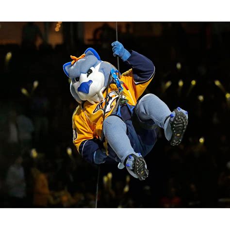 Nashville Predators mascot Gnash