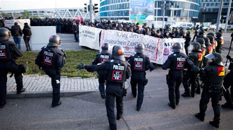 Protests against meeting of AfD in Stuttgart – B.Z. Berlin