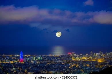 3,377 Barcelona night skyline Images, Stock Photos & Vectors | Shutterstock